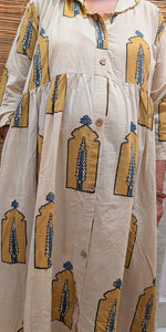 Load image into Gallery viewer, Veg Dye Pleated Dress Offwhite
