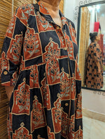 Load image into Gallery viewer, Veg Dye Pleated Dress Black
