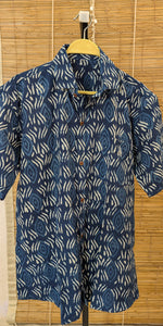 Load image into Gallery viewer, Men's Half Shirt Blue Eyes
