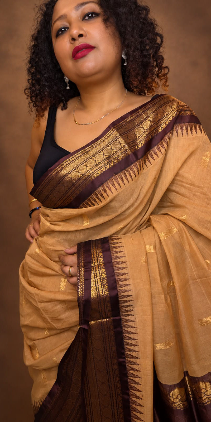 Chocolate and biscuit cotton gadwal